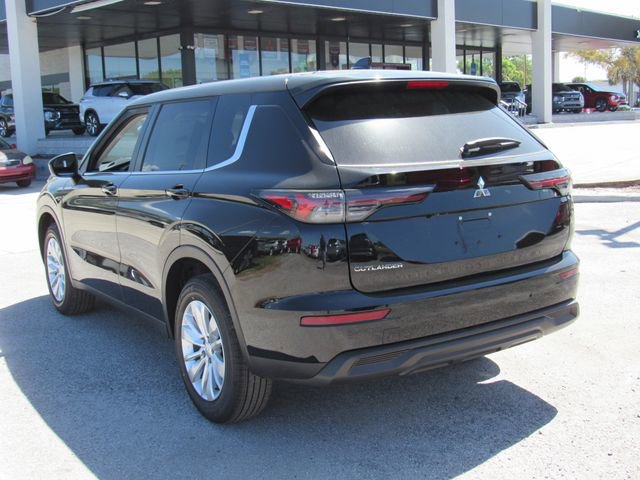 New 2026 Mitsubishi Outlander ES image 5