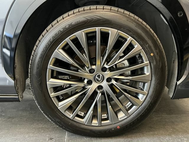 Used 2024 Lexus RZ 450e Premium AWD/4WD image 12