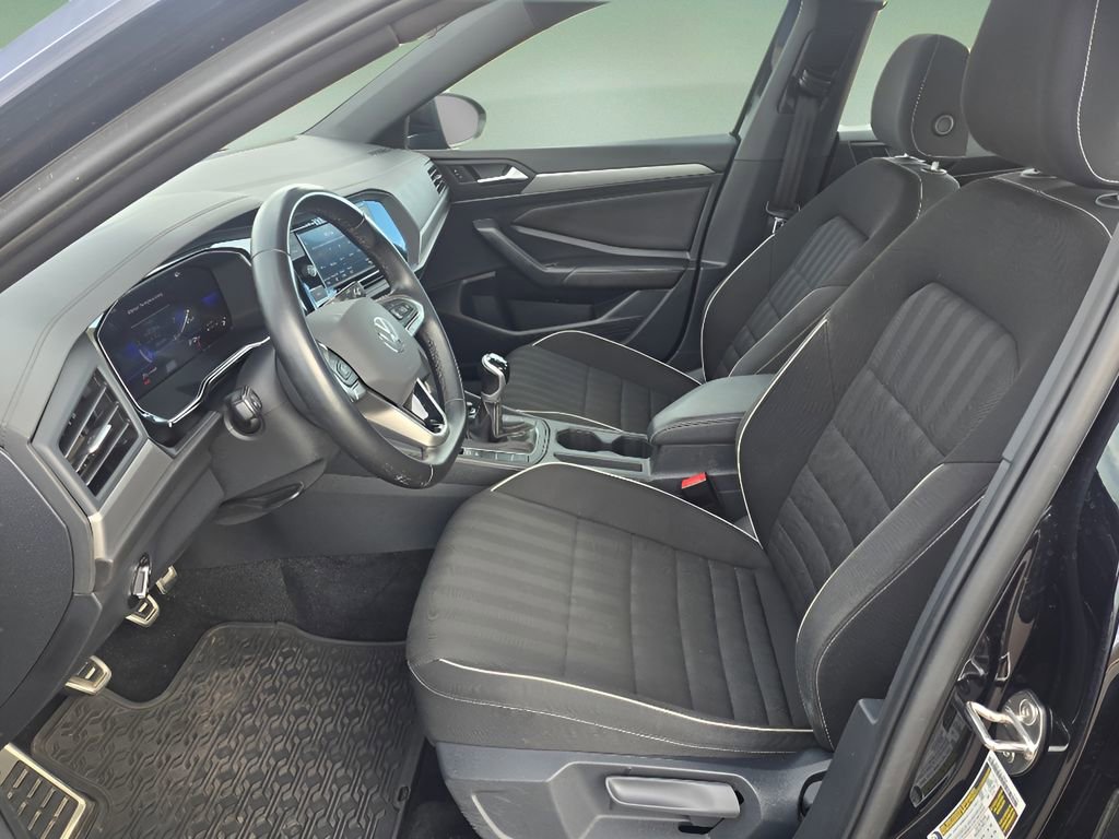 Used 2023 Volkswagen Jetta Sport image 12