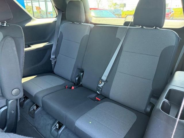 Used 2022 Chevrolet Traverse LT FWD image 10