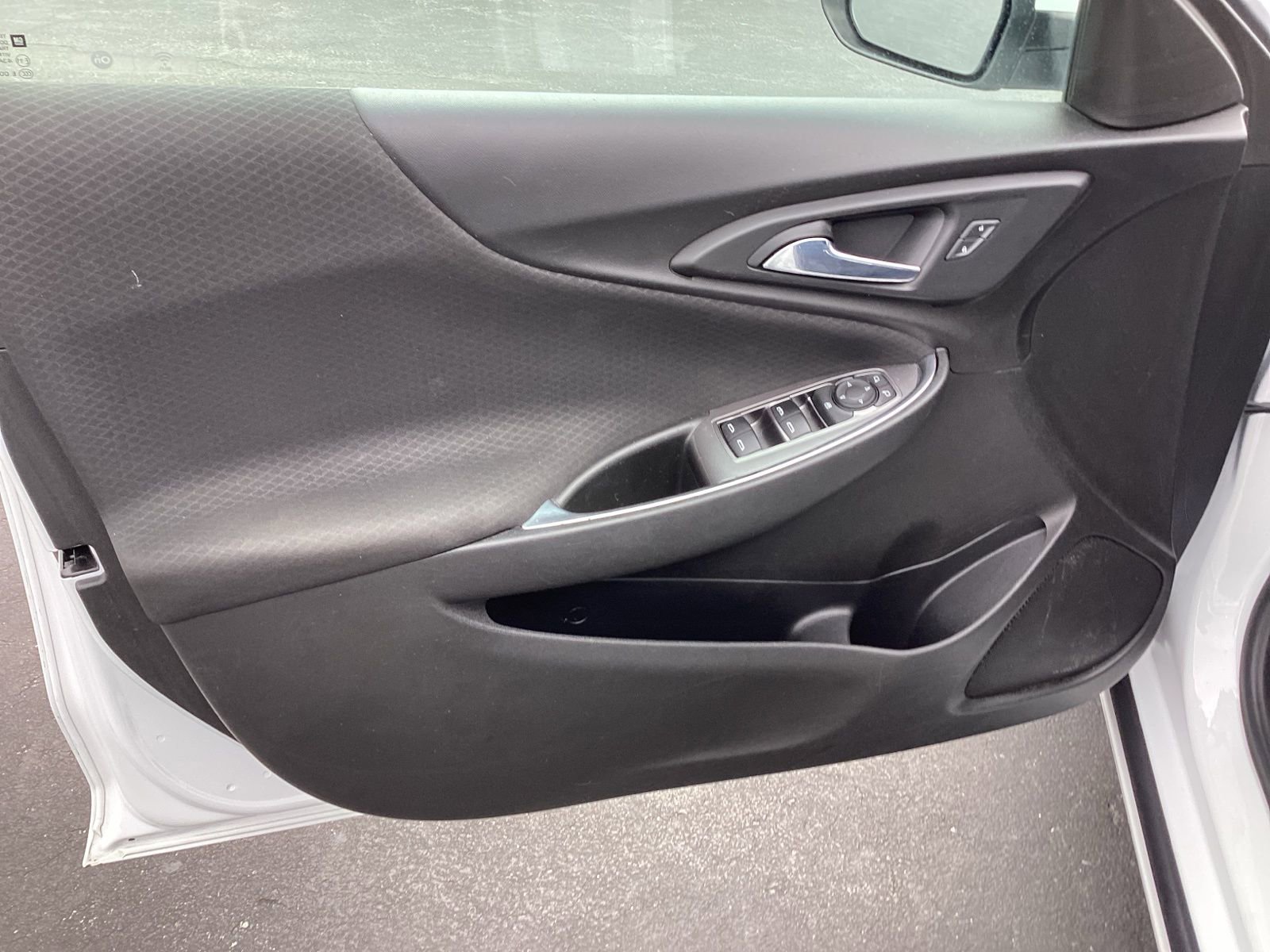 Used 2021 Chevrolet Malibu LT FWD image 19