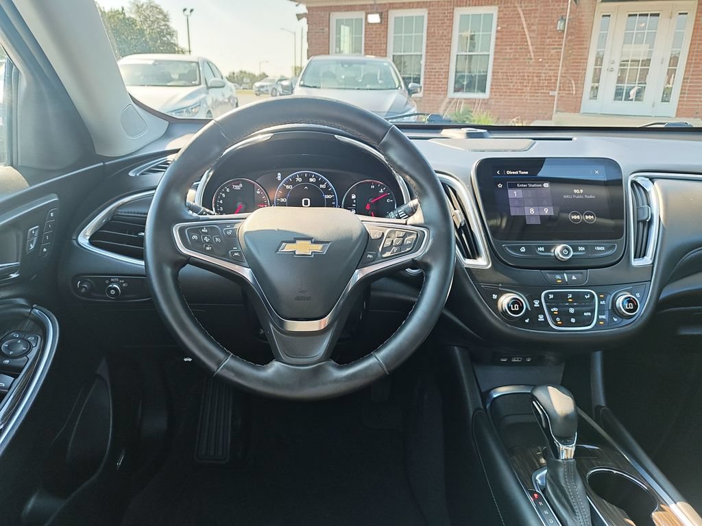 Used 2023 Chevrolet Malibu LT FWD image 14
