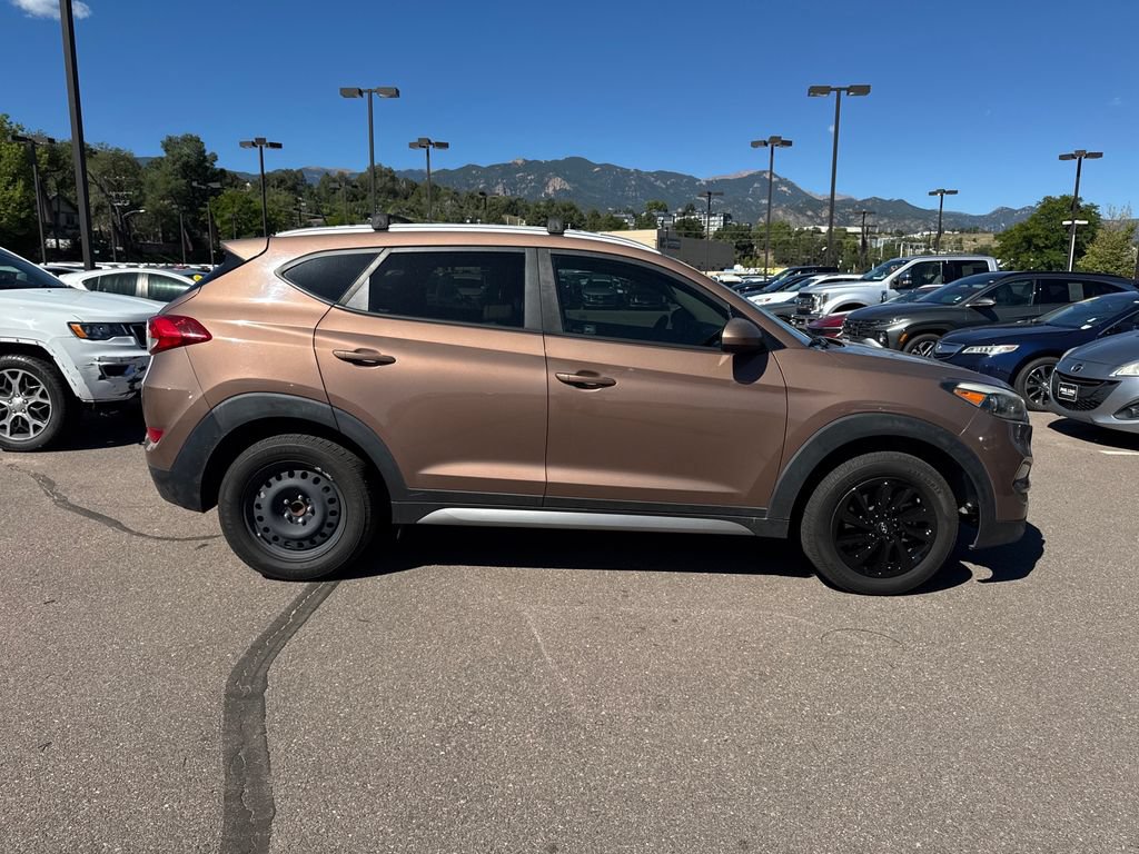 Used 2017 Hyundai Tucson SE w/ SE Popular Package 02 FWD image 4