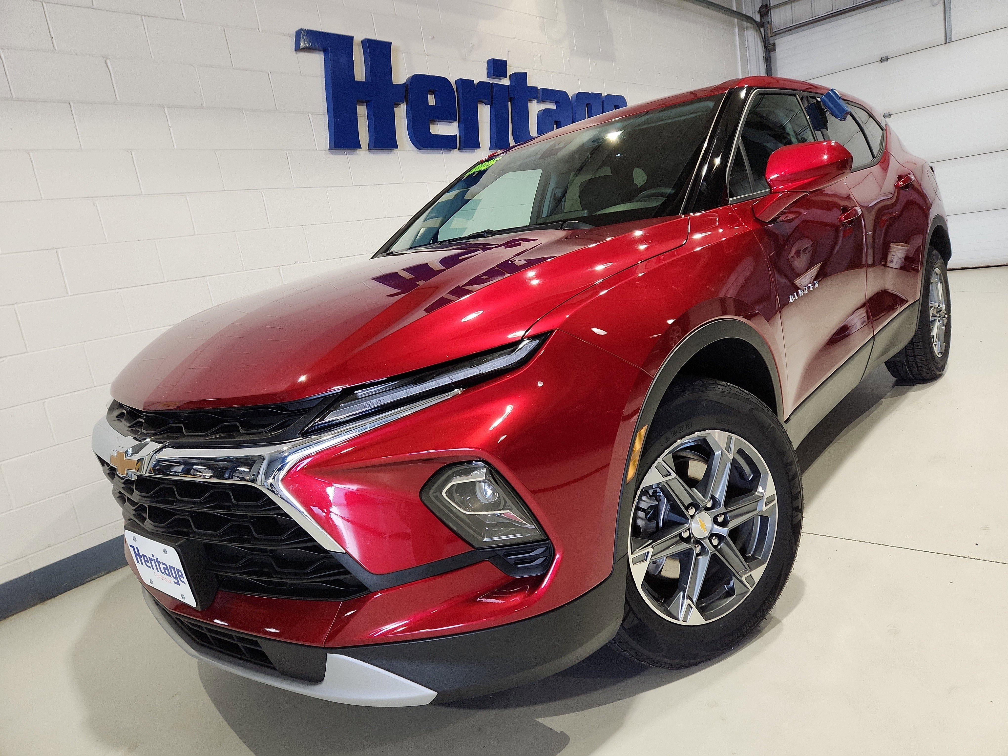 Used 2025 Chevrolet Blazer LT image 1