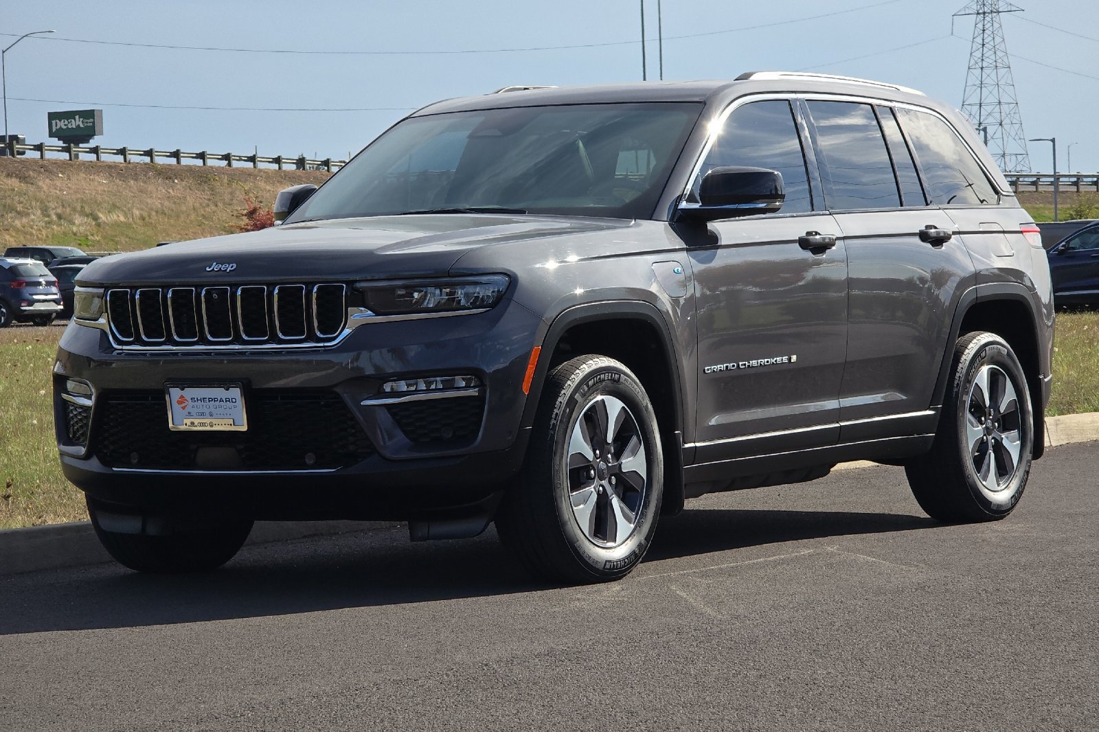 Used 2022 Jeep Grand Cherokee Limited 4xe w/ Luxury Tech Group II AWD/4WD image 7