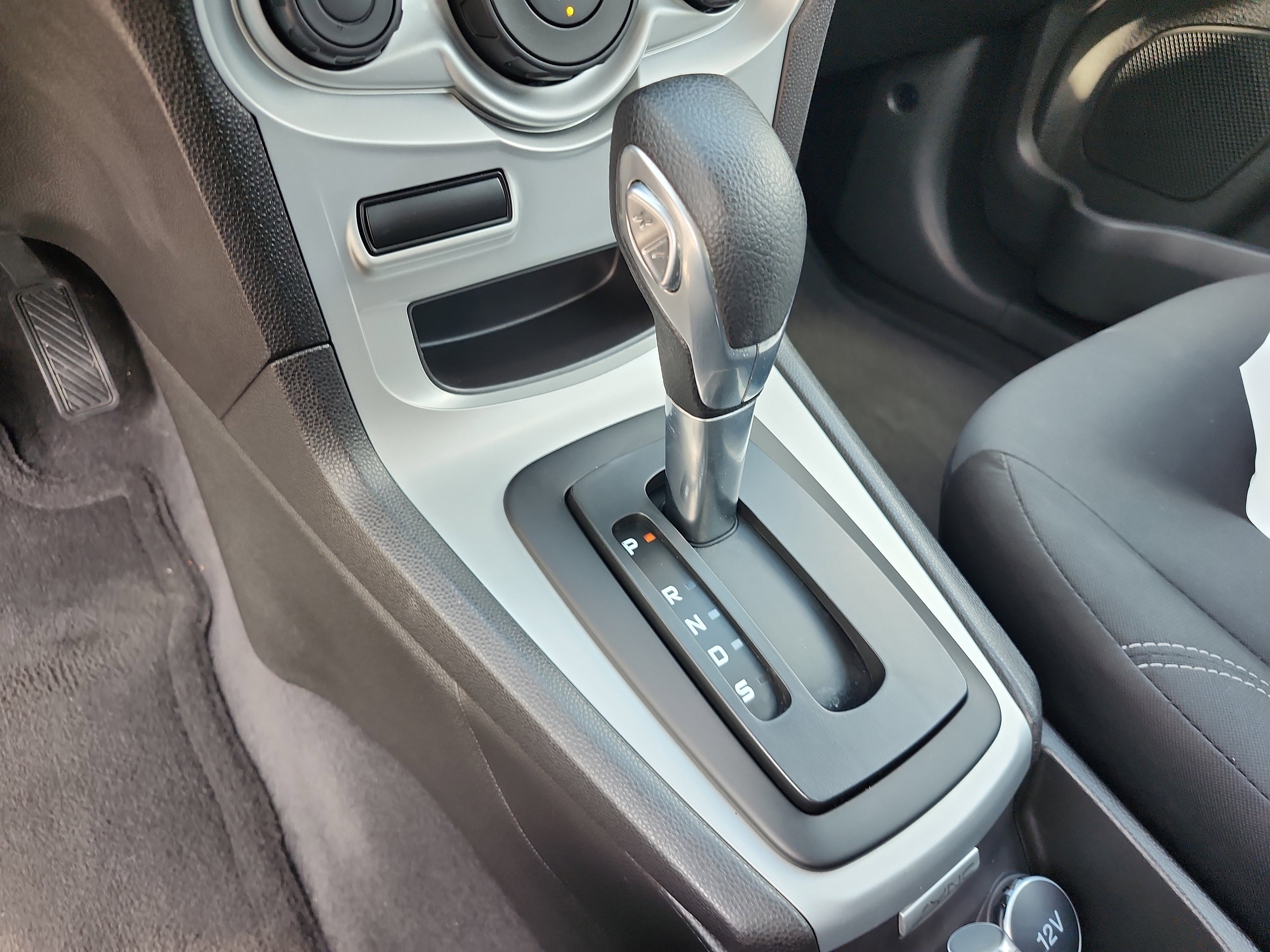 Used 2018 Ford Fiesta SE FWD image 12