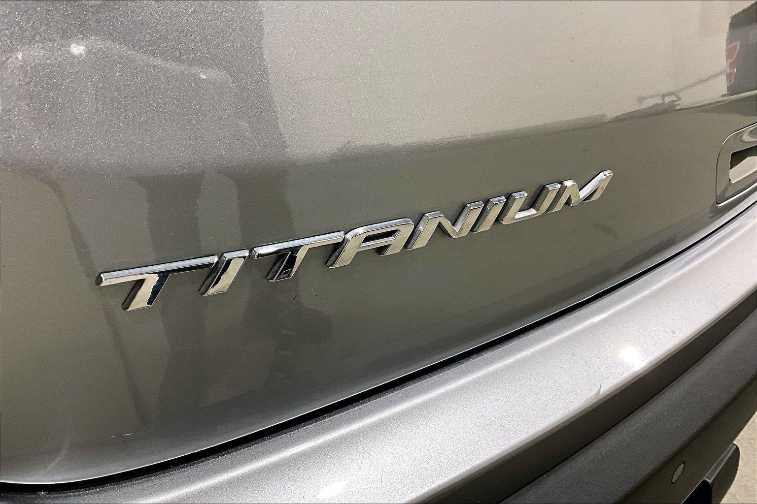 Used 2023 Ford Edge Titanium w/ Equipment Group 301A AWD/4WD image 9