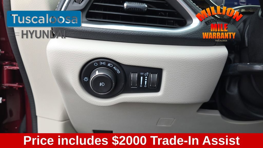 Used 2022 Chrysler Pacifica Limited image 14