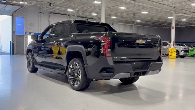 New 2026 Chevrolet Silverado EV LT image 9