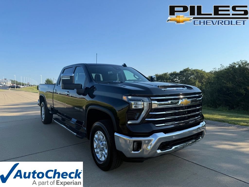 Used 2026 Chevrolet Silverado 2500 LTZ w/ LTZ Premium Package AWD/4WD image 1