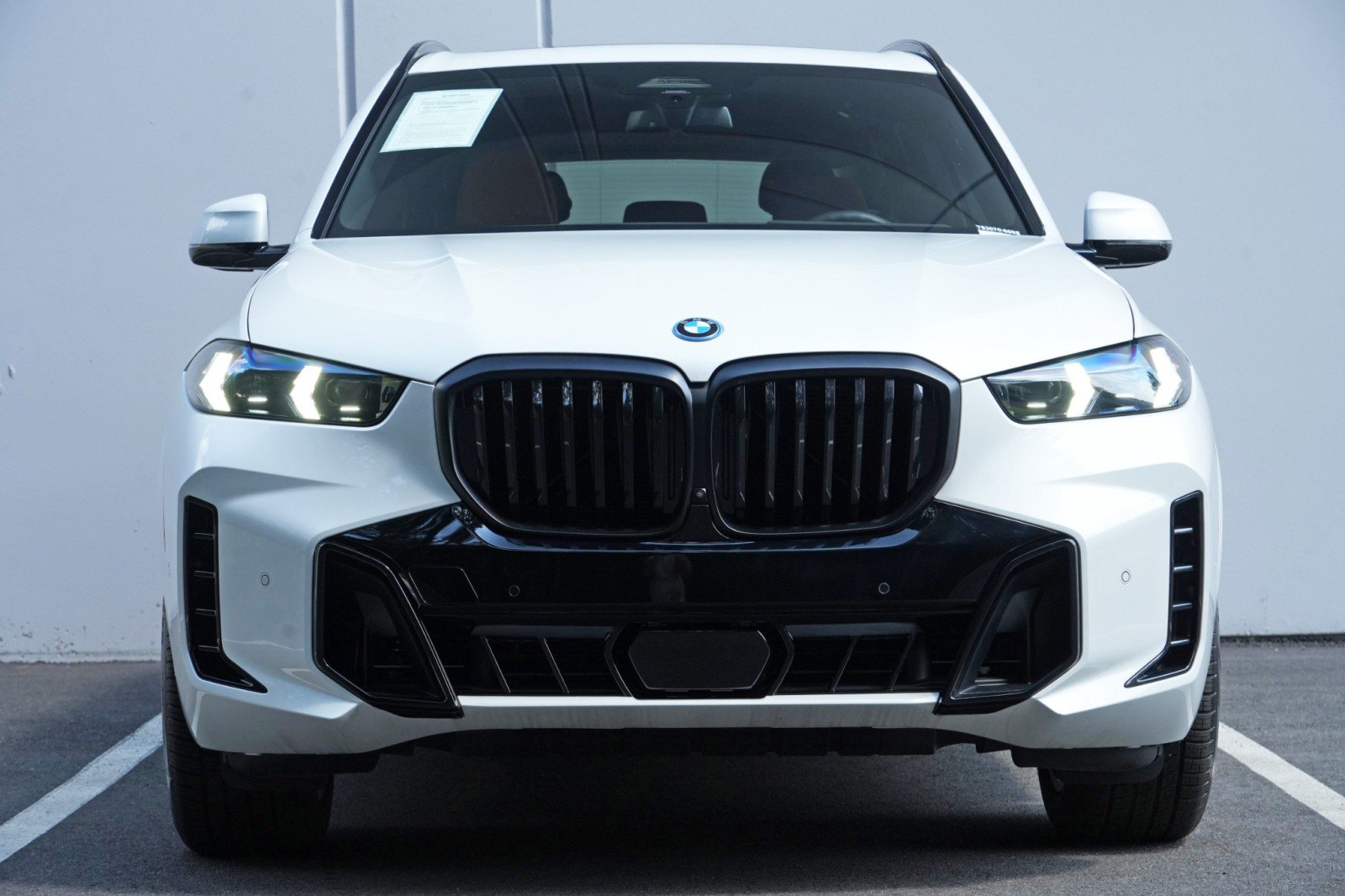 Used 2024 BMW X5 xDrive50e w/ M Sport Package AWD/4WD image 7