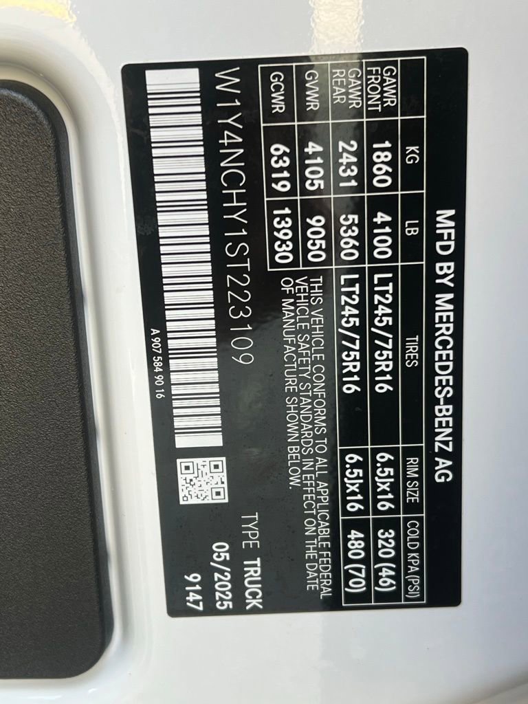 Used 2025 Mercedes-Benz Sprinter 2500 image 10