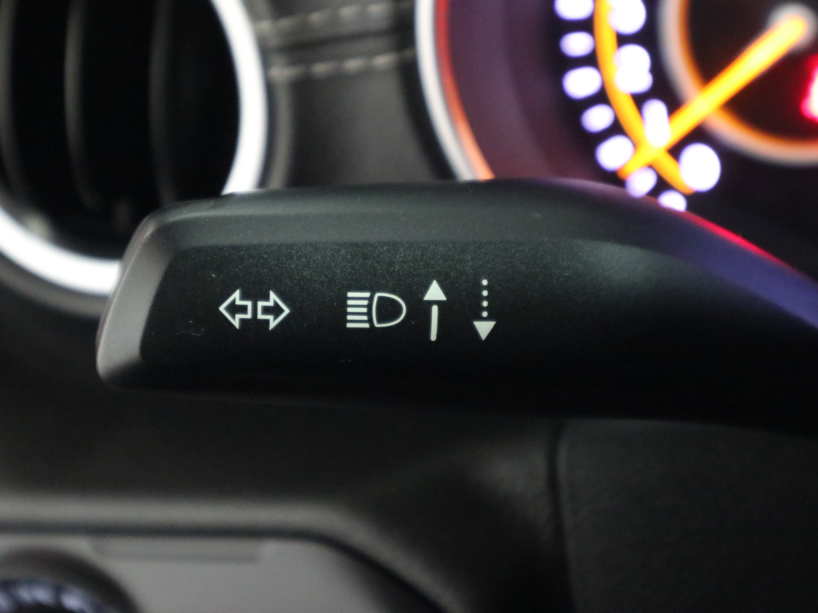 Used 2018 Jeep Wrangler Unlimited Sahara AWD/4WD image 28