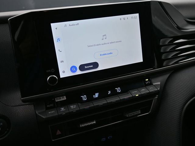 Used 2025 Toyota Camry SE FWD image 11