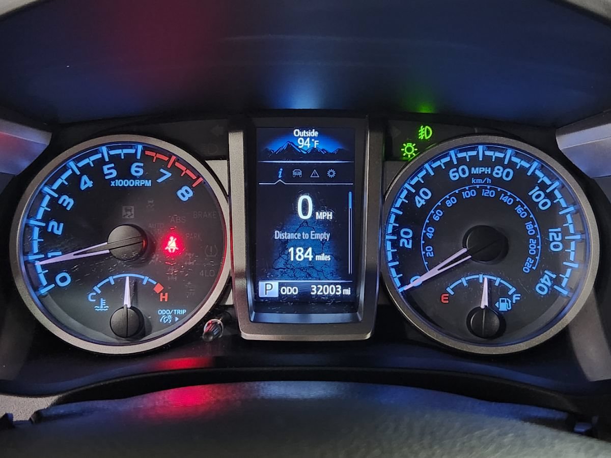 Used 2022 Toyota Tacoma SR5 RWD image 34