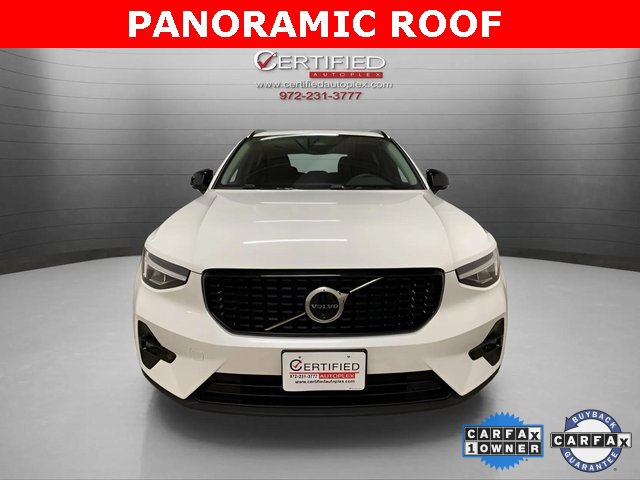 Used 2025 Volvo XC40 B5 Plus image 2