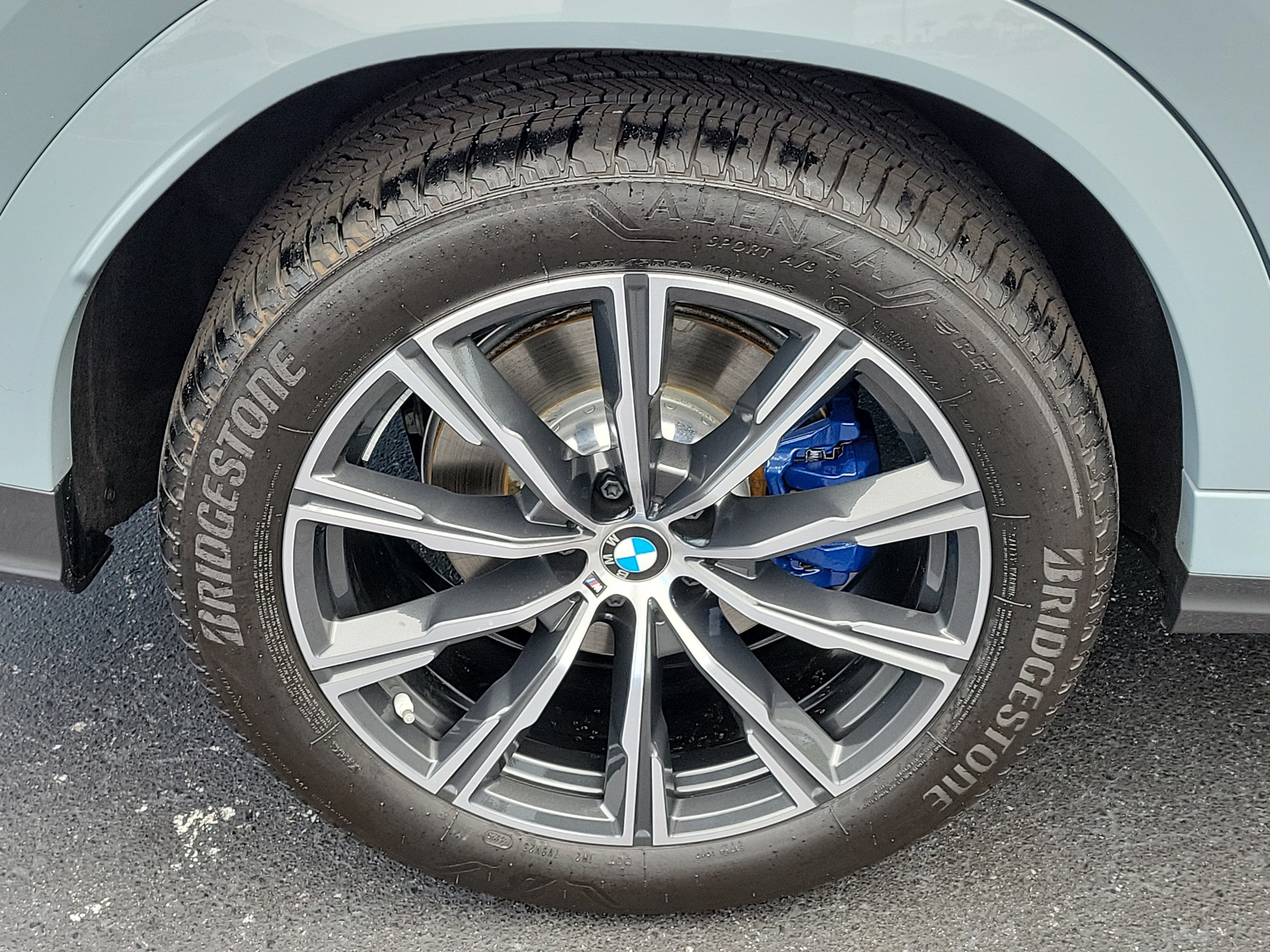 Used 2026 BMW X6 xDrive40i w/ Premium Package AWD/4WD image 7