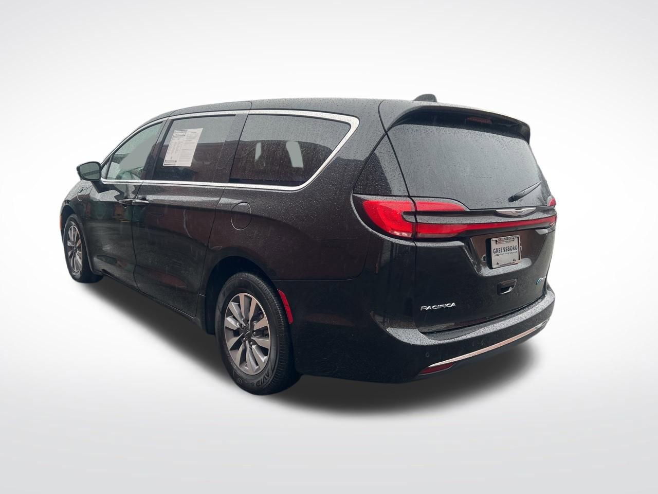 Used 2023 Chrysler Pacifica Touring-L image 3