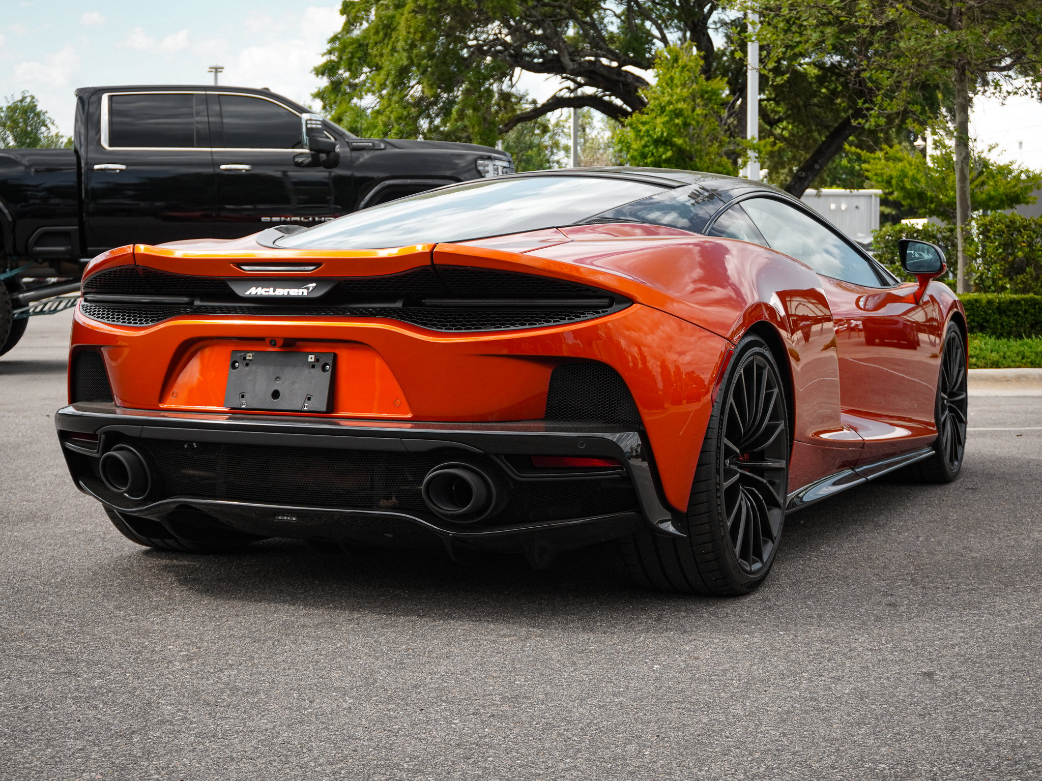 Used 2022 McLaren GT RWD image 13
