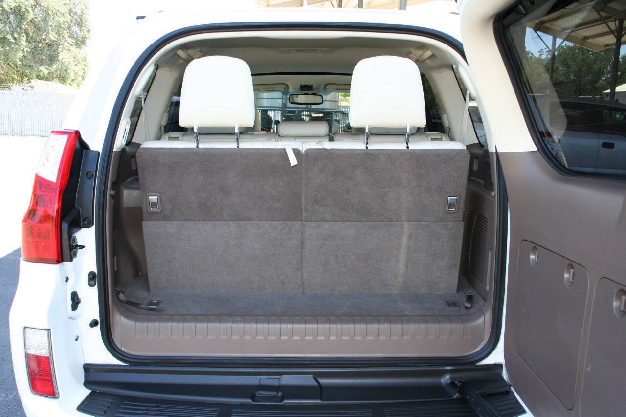 Used 2013 Lexus GX 460 w/ Convenience Pkg AWD/4WD image 29