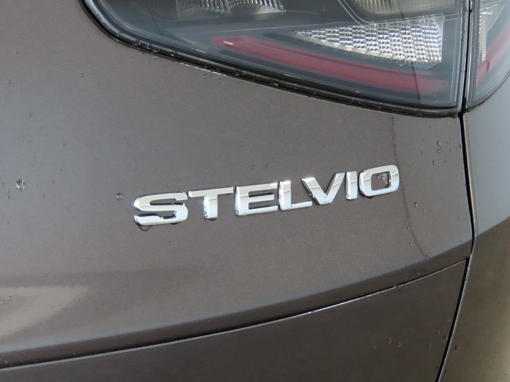 New 2025 Alfa Romeo Stelvio Sprint w/ Convenience Package AWD/4WD image 8