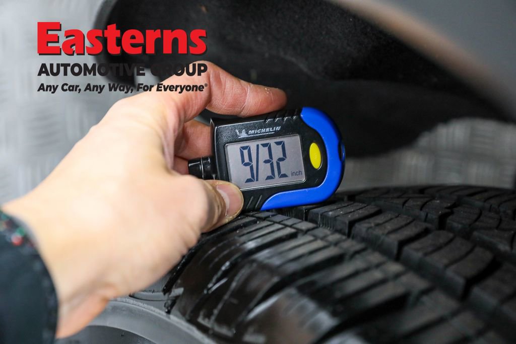 Used 2023 Ford Explorer Limited w/ Equipment Group 301A image 29