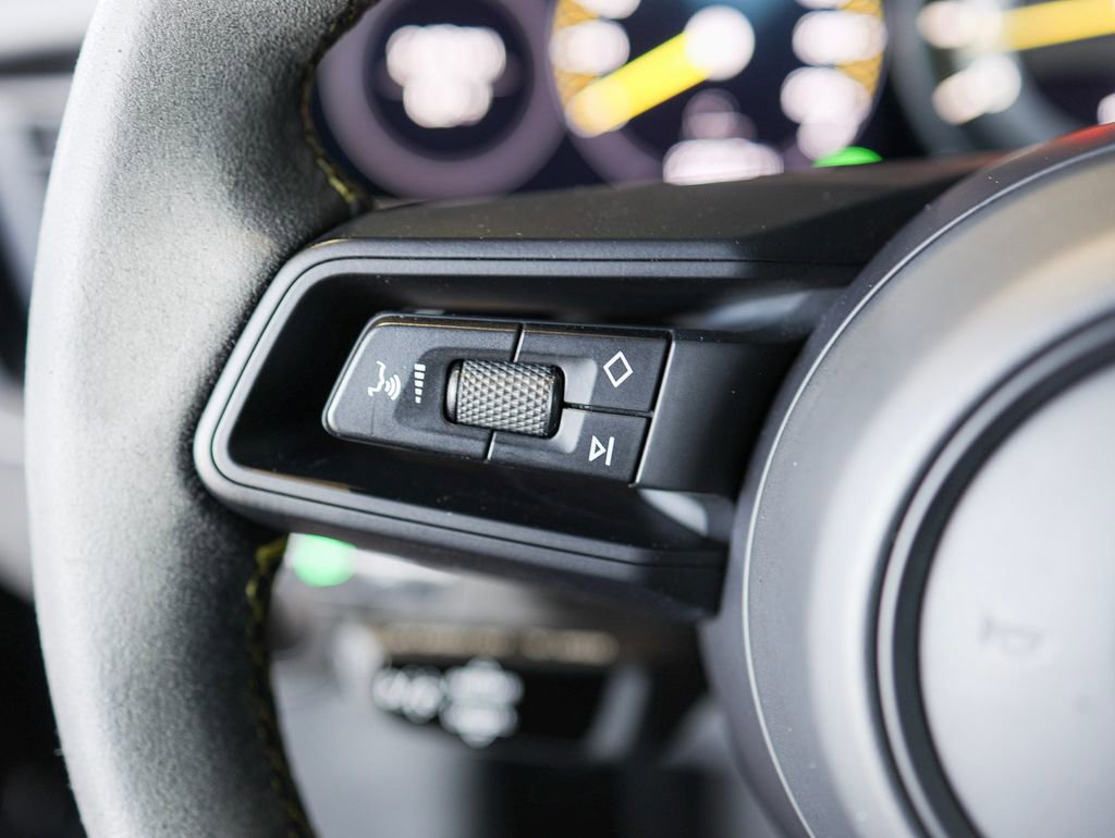 Used 2022 Porsche 911 GT3 image 16