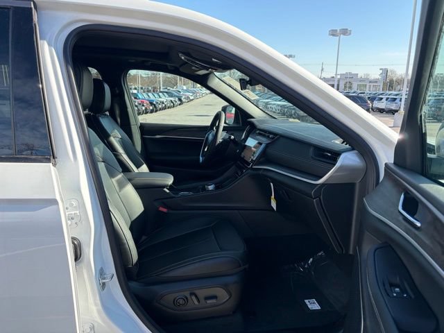 New 2026 Jeep Grand Cherokee Limited w/ Limited Altitude Package AWD/4WD image 28