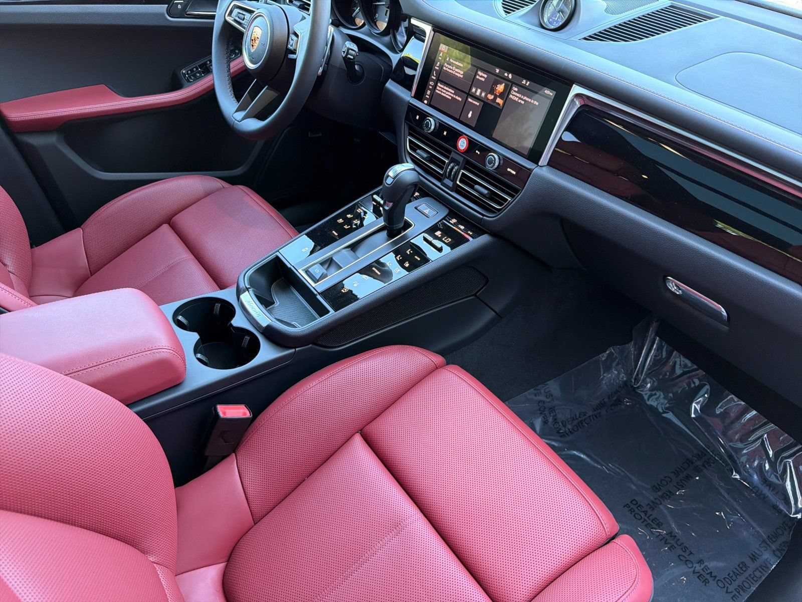 New 2026 Porsche Macan AWD/4WD image 16
