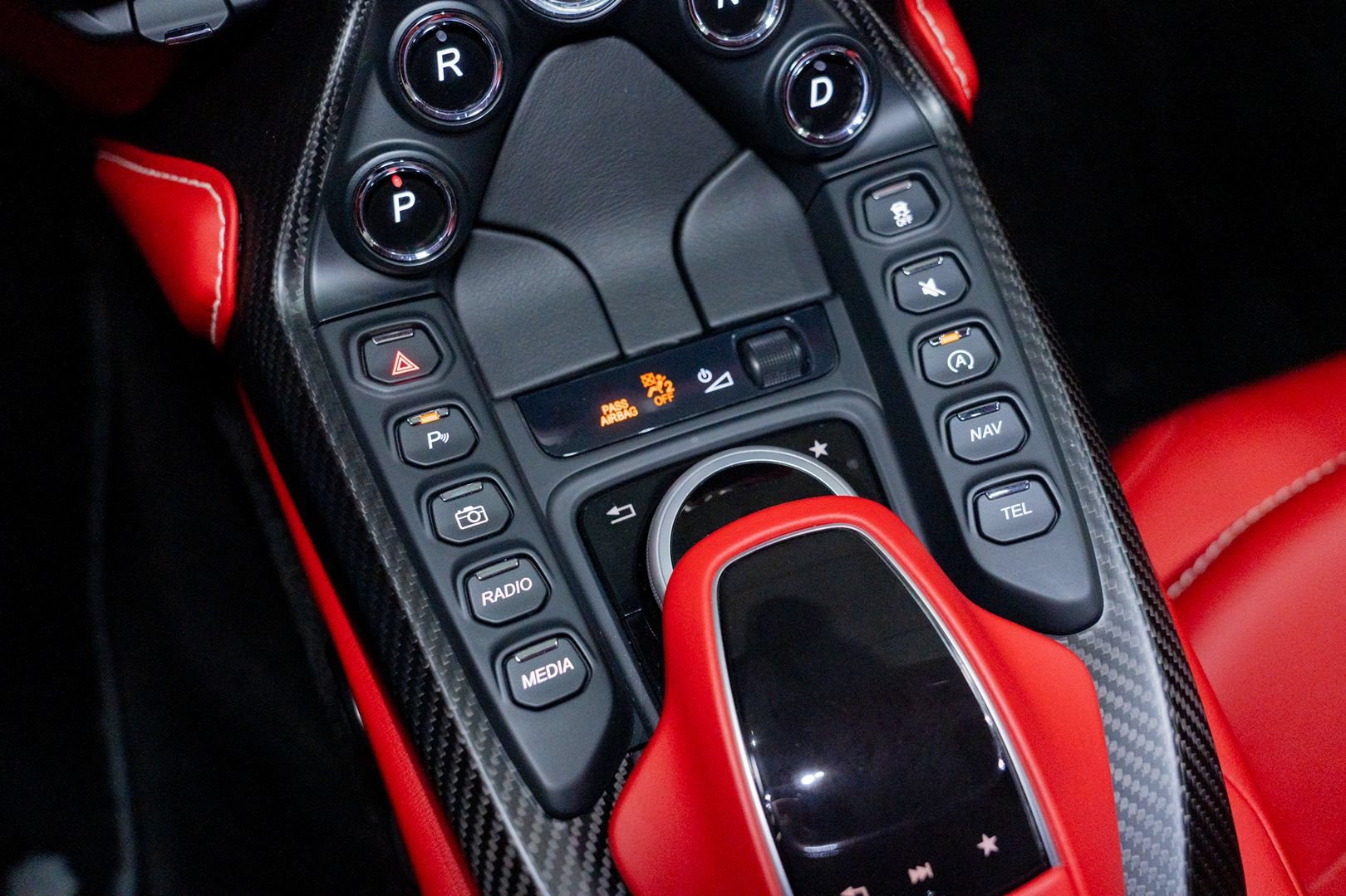 Used 2019 Aston Martin V8 Vantage Coupe RWD image 45
