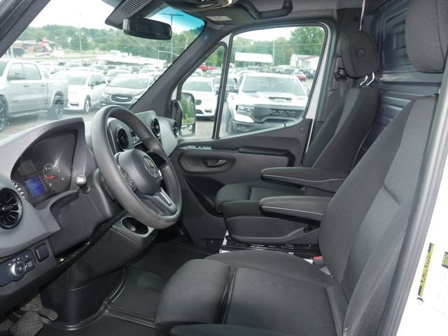 Used 2021 Mercedes-Benz Sprinter 2500 image 2