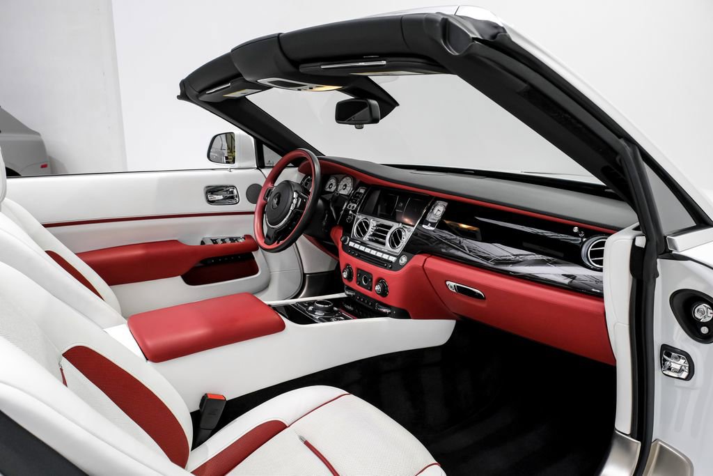 Used 2018 Rolls-Royce Dawn image 15