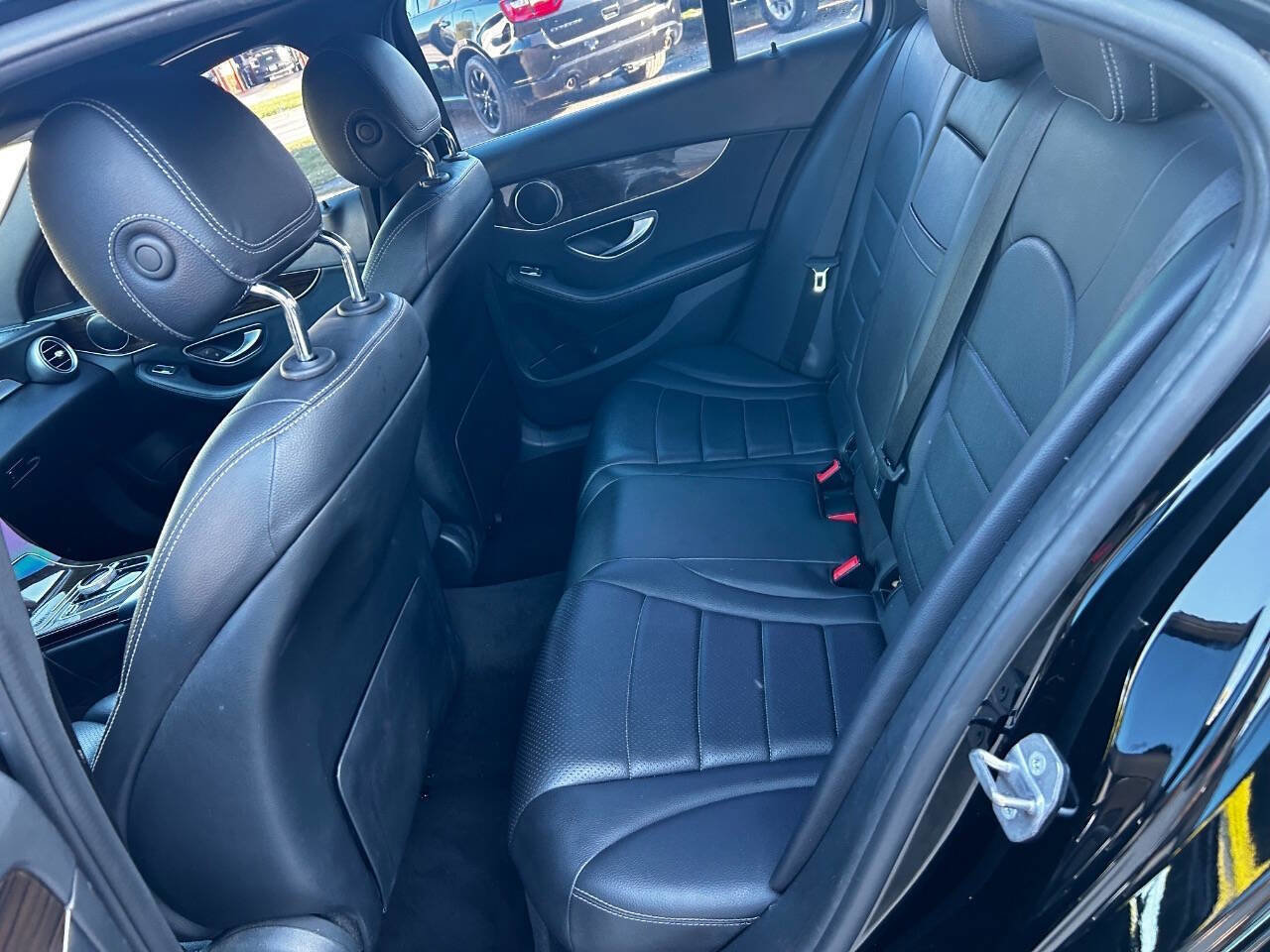 Used 2018 Mercedes-Benz C 300 Sedan w/ Premium Package image 11