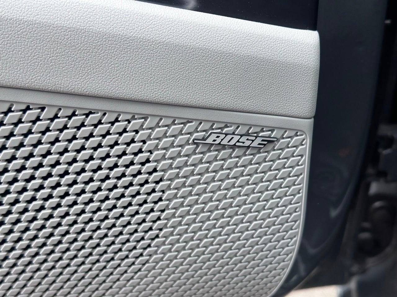 Used 2025 Hyundai Elantra Limited image 23