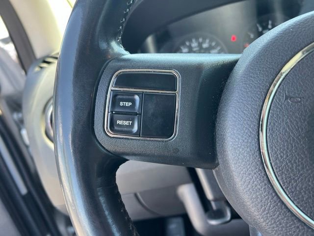 Used 2011 Jeep Compass Sport FWD image 13