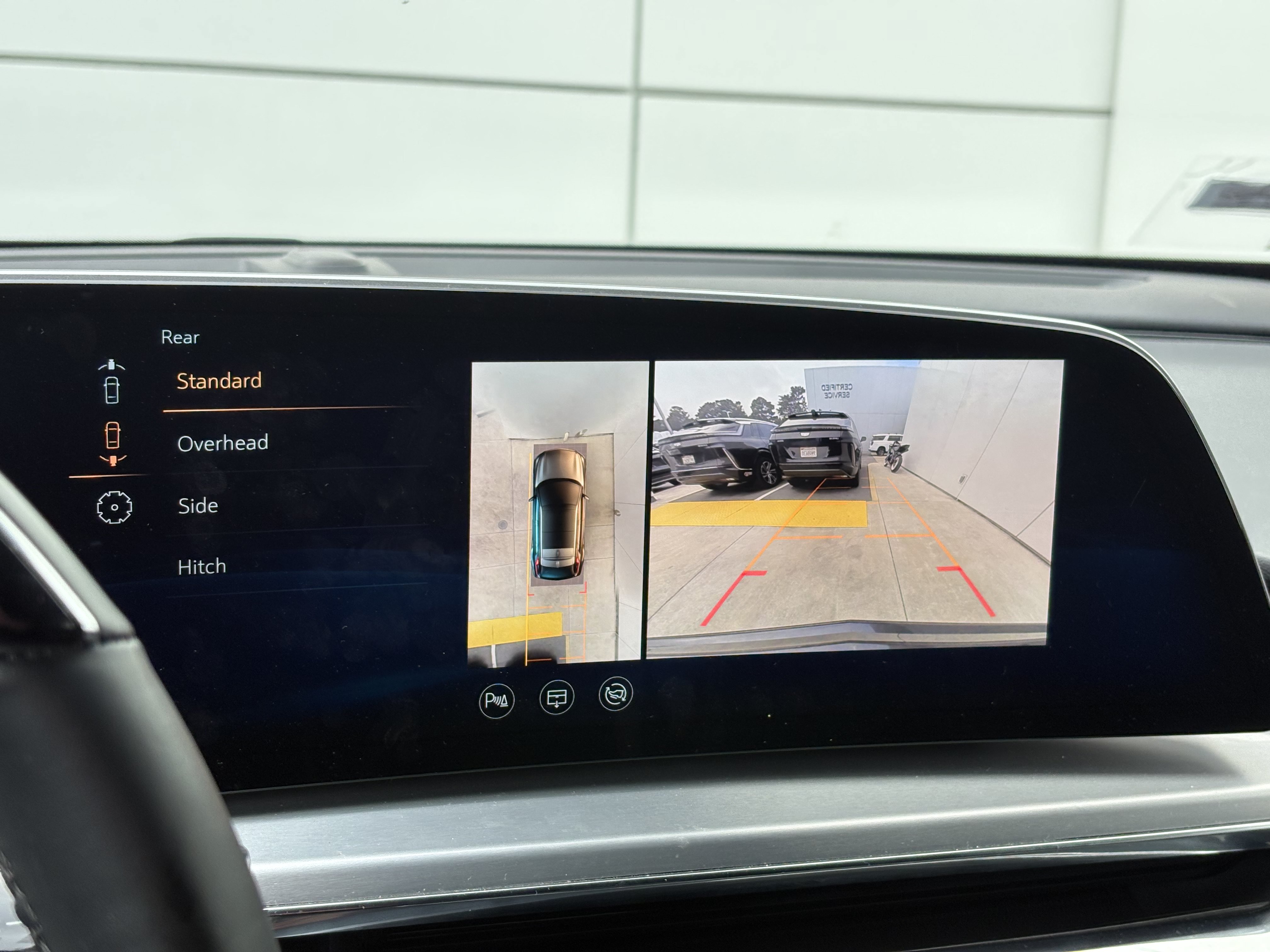 Used 2024 Cadillac Lyriq Luxury AWD/4WD image 19