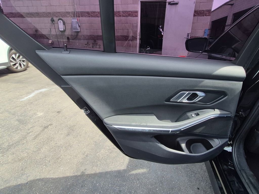 Used 2021 BMW 330e w/ Convenience Package image 28