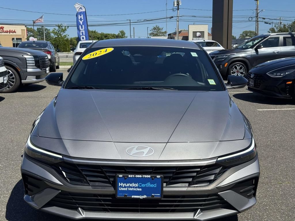 Used 2025 Hyundai Elantra SEL FWD image 2