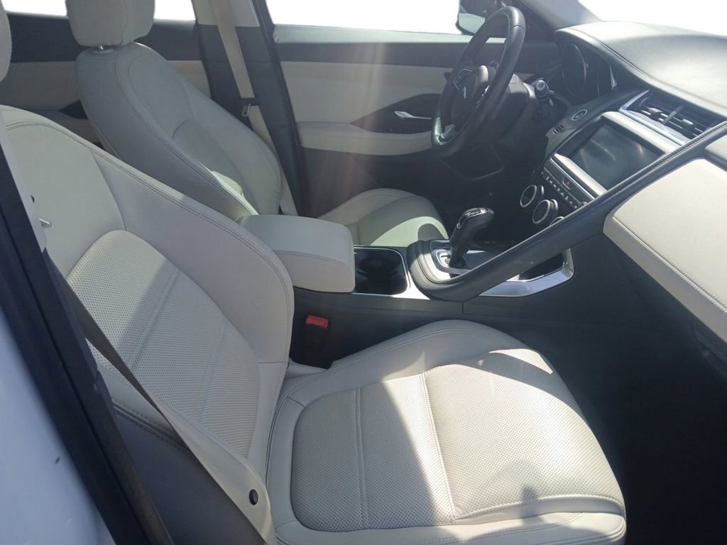 Used 2020 Jaguar E-PACE SE image 16