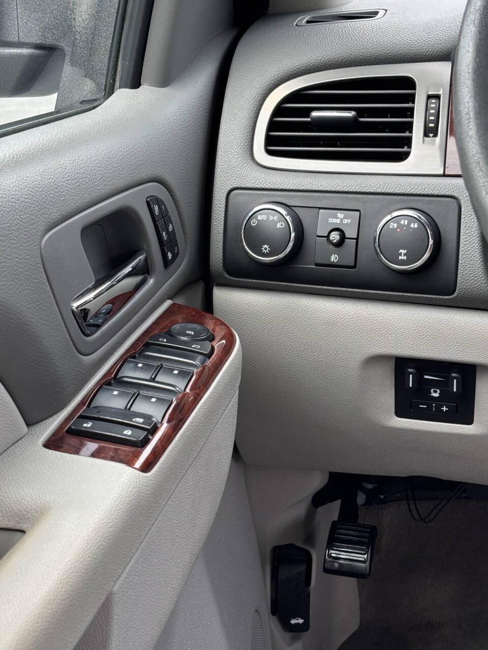 Used 2012 Chevrolet Silverado 2500 LTZ w/ LTZ Plus Package AWD/4WD image 24