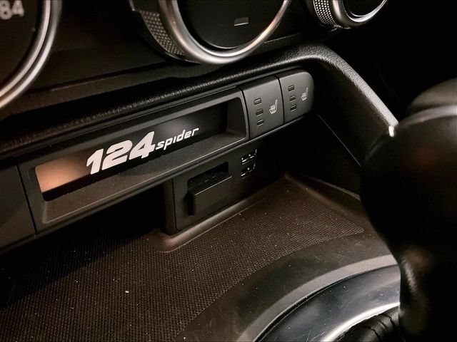 Used 2017 FIAT 124 Spider Abarth RWD image 29