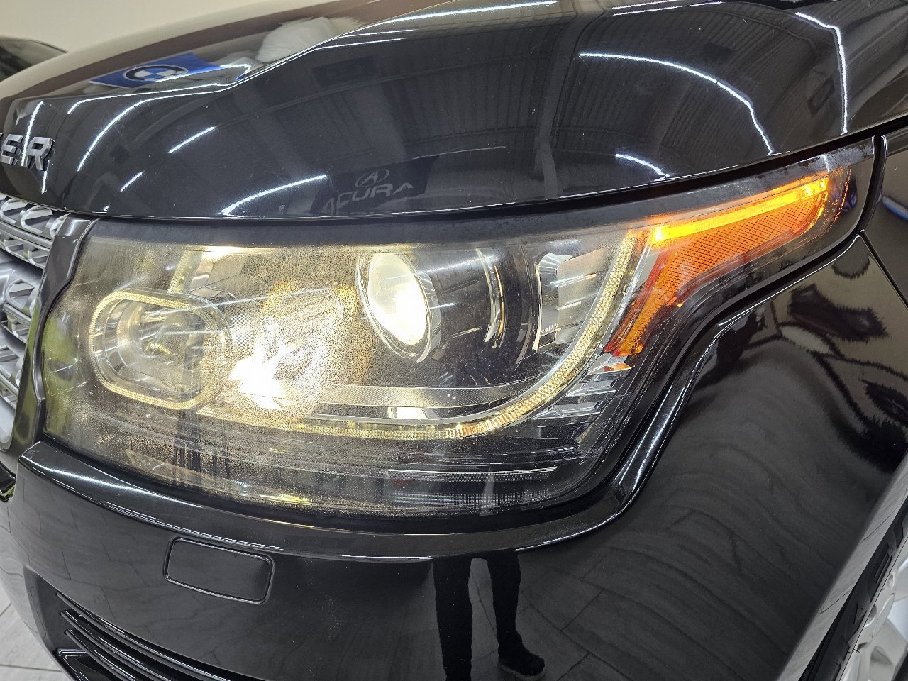 Used 2016 Land Rover Range Rover HSE image 11