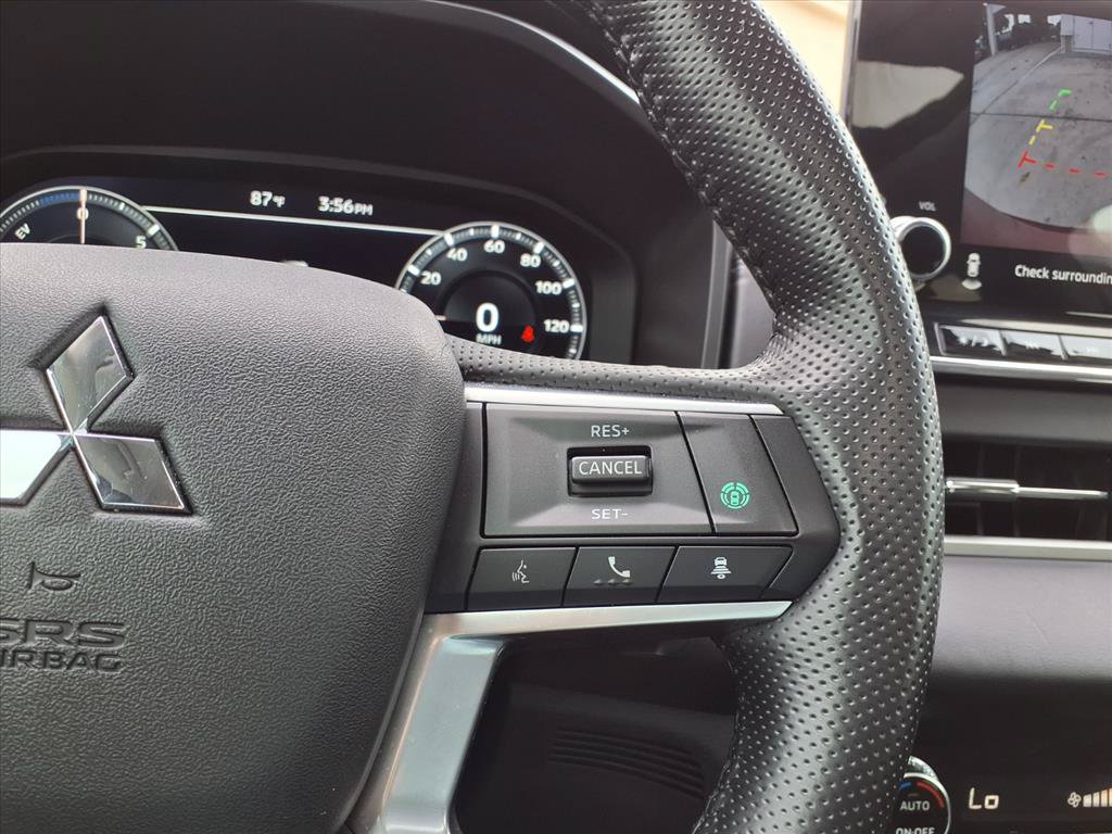 Used 2025 Mitsubishi Outlander 4WD Plug-In Hybrid image 27