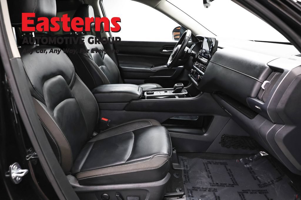 Used 2023 Nissan Pathfinder SL w/ Lighting Package (N92) AWD/4WD image 24