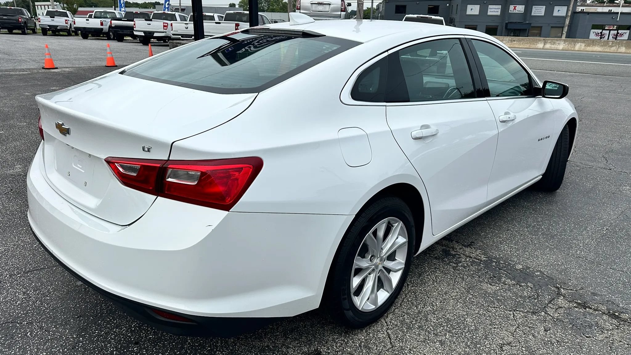 Used 2023 Chevrolet Malibu LT FWD image 5