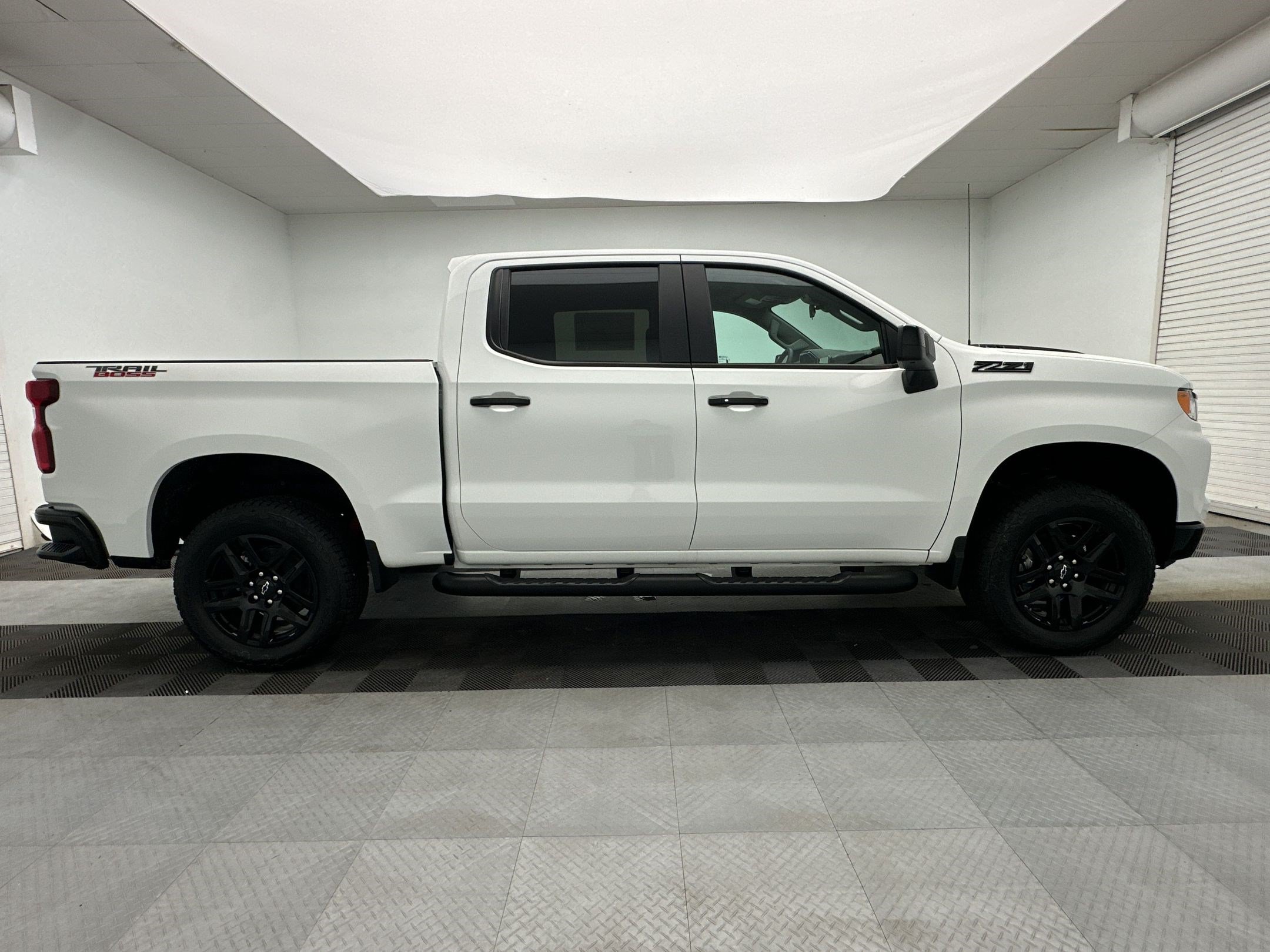 New 2026 Chevrolet Silverado 1500 LT Trail Boss w/ LPO, Dark Essentials Package AWD/4WD image 8