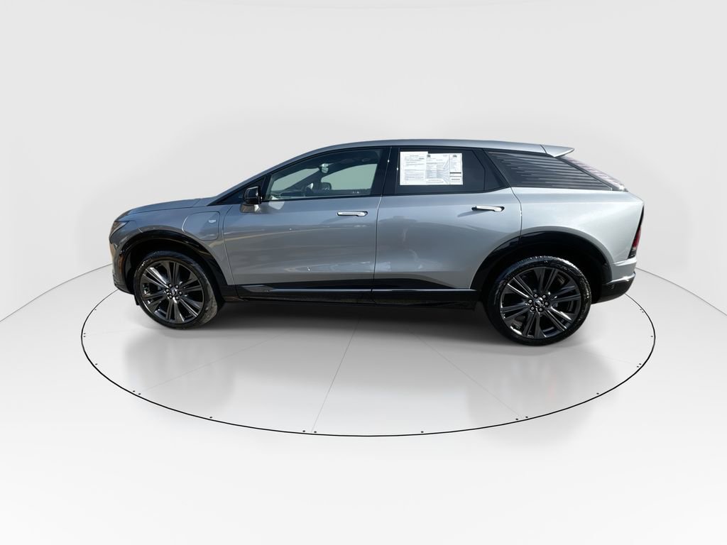 Used 2025 Cadillac Optiq Sport 2 image 5