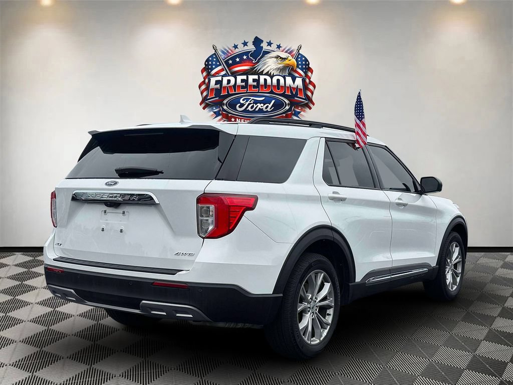 Used 2024 Ford Explorer XLT w/ Equipment Group 202A AWD/4WD image 5