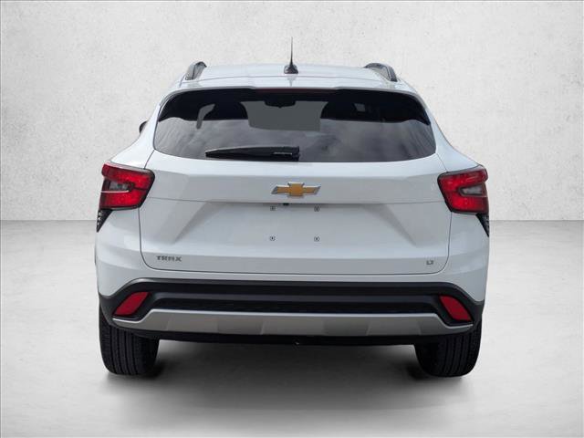 Used 2025 Chevrolet Trax LT image 7
