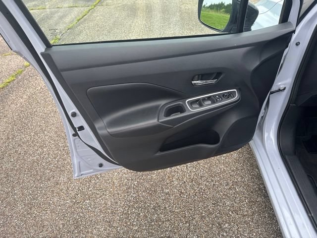 Used 2024 Nissan Versa SR FWD image 15